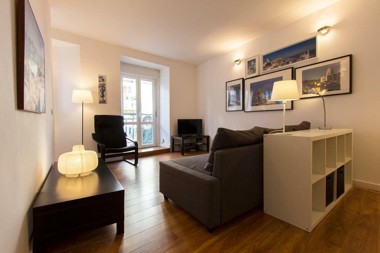Apartment Typical Tailor Made Flat In Graca Lisbon